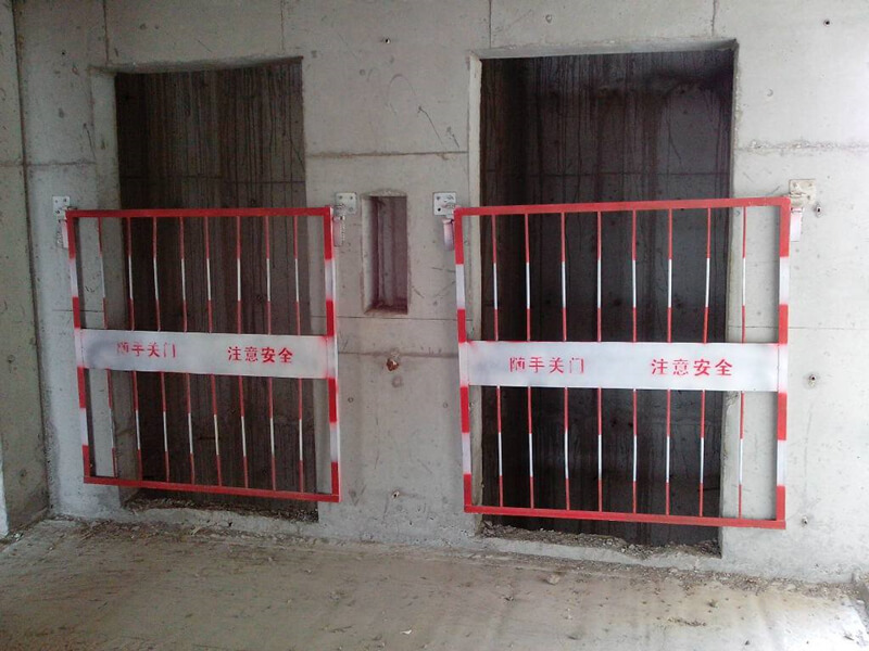 电梯井口防护门工程案例